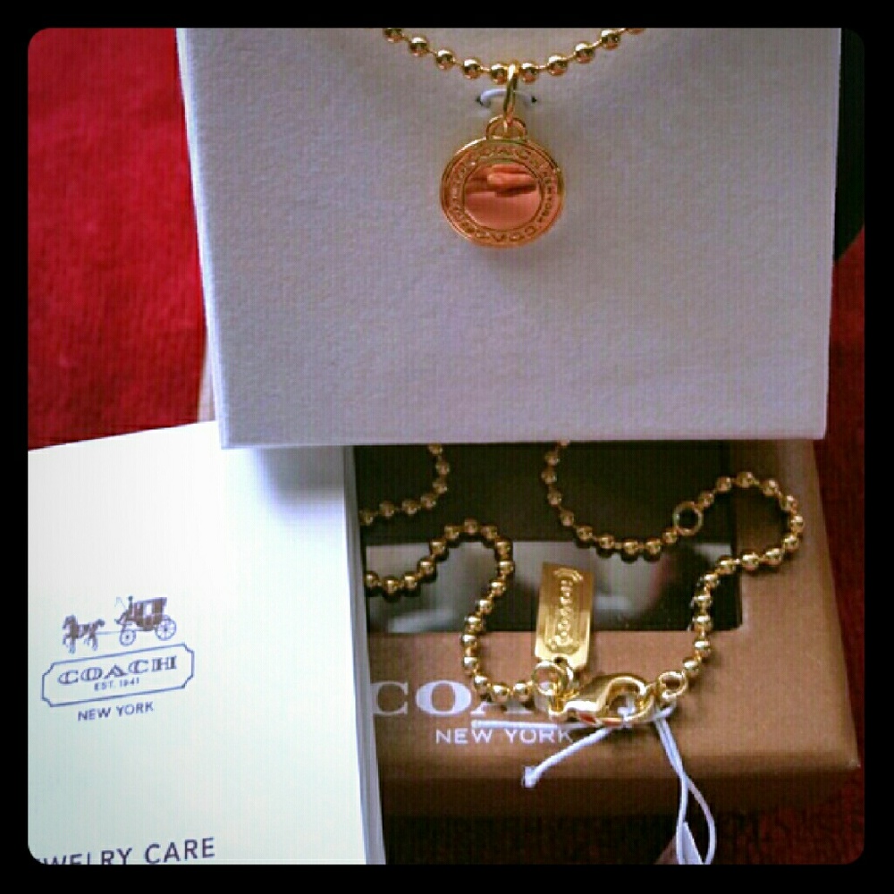 COACH LOGO PENDANT/NECKLACE
